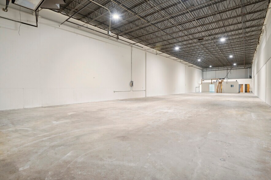 More Photos Of 201 Ruthar Dr, Newark Distribution For Lease