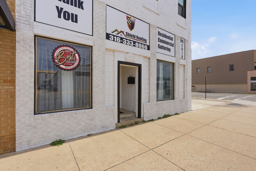 More Photos Of 302 N Main St, Newton Office Residential For Sale
