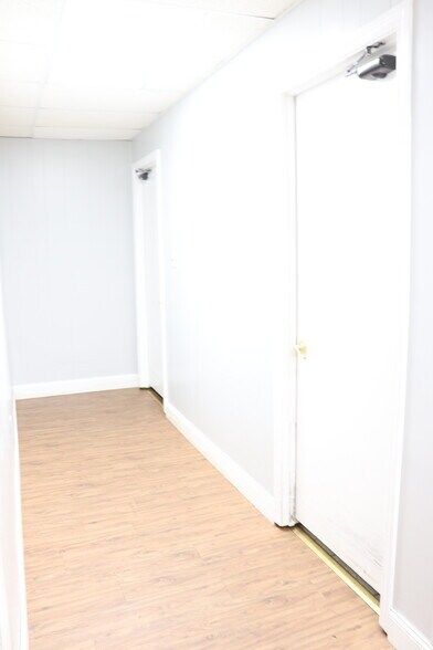 More Photos Of 400 Chestnut St NW, Hartselle Office For Sale