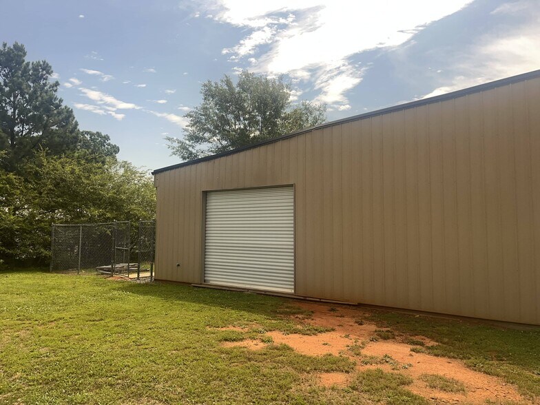 More Photos Of 1378 W Cherokee Rd, Blacksburg Unknown For Lease