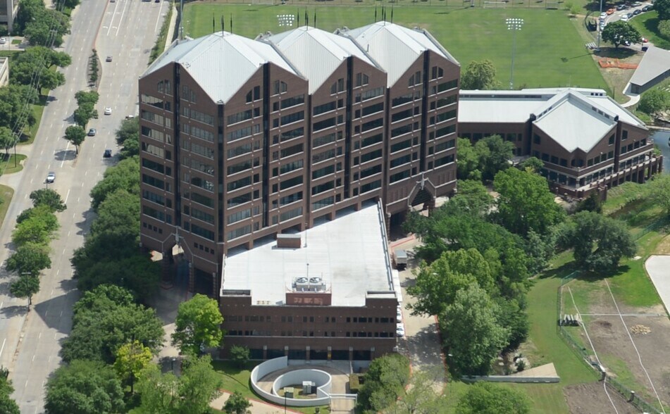 More Photos Of 14135 Midway Rd, Addison Office For Lease