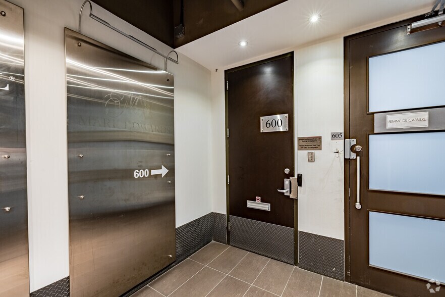 More Photos Of 225 Rue Chabanel O, Montréal Loft Creative Space For Lease