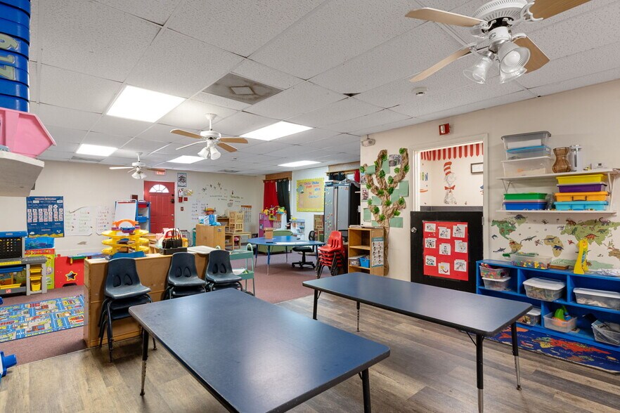 More Photos Of 639 NE 1st St, Crystal River Daycare Center For Sale