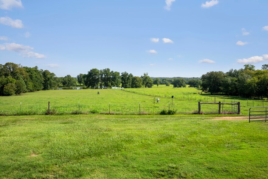 More Photos Of 18121 TX-105, Plantersville Land For Sale