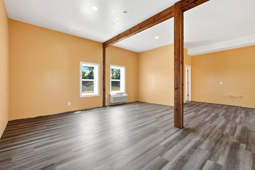 More Photos Of 10907 E 87th St, Raytown Multifamily For Sale