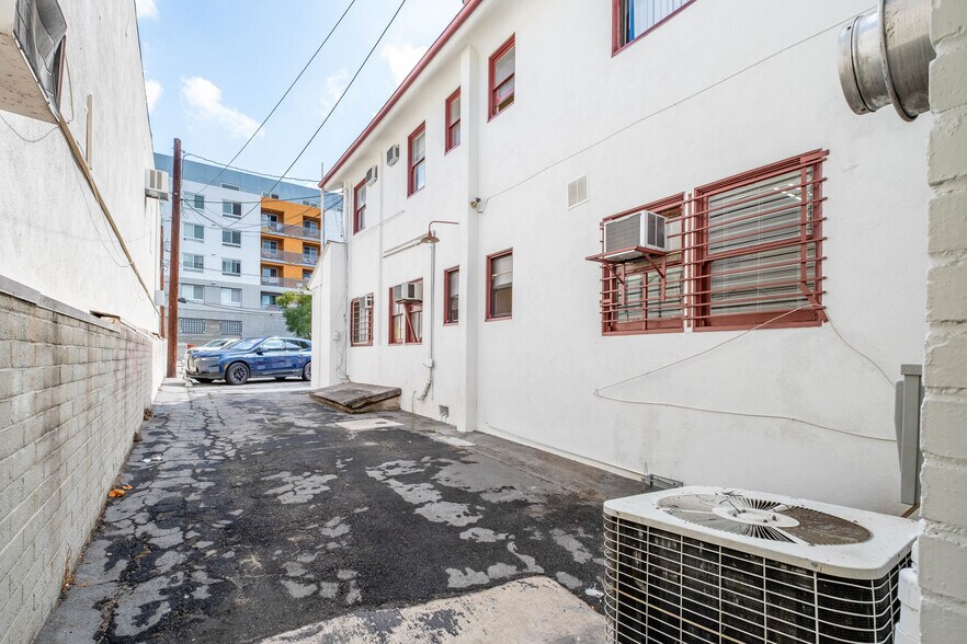 More Photos Of 334 N Central Ave, Glendale Office For Sale