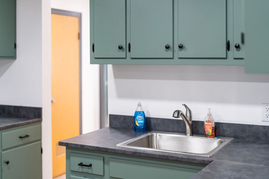 More Photos Of 1305 13th St, Waynesboro Medical For Sale