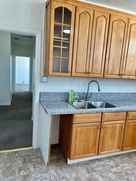 More Photos Of 3712 Beverly Blvd, Los Angeles Office For Lease