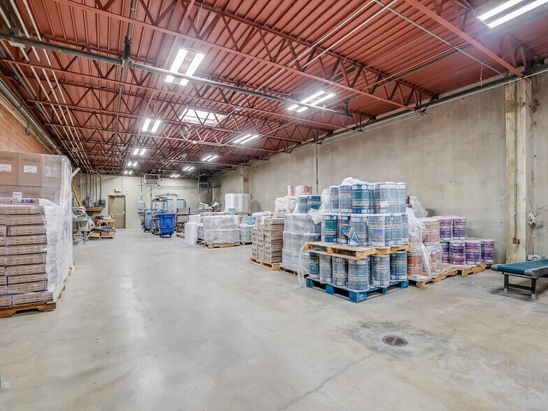 More Photos Of 414 Vera Cruz, San Antonio Warehouse For Lease
