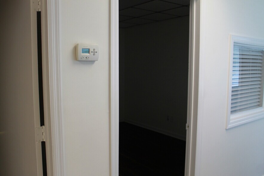 More Photos Of 3321 Doris Ave, Ocean Unknown For Lease