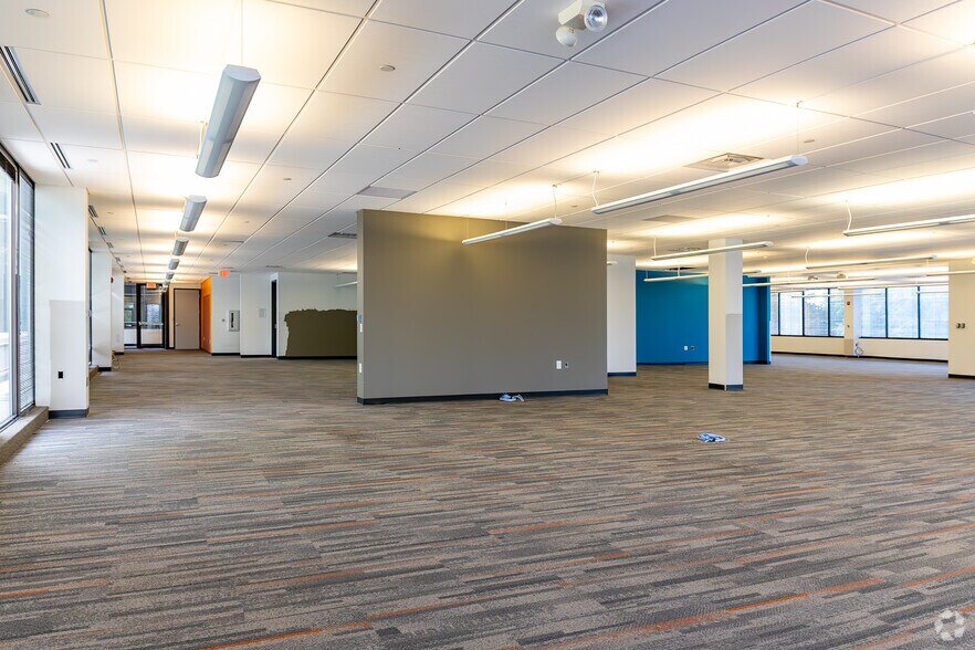 More Photos Of 100 E Campus View Blvd, Columbus Office For Lease