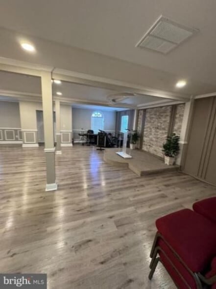 More Photos Of 7544 Holabird Ave, Dundalk Office For Sale