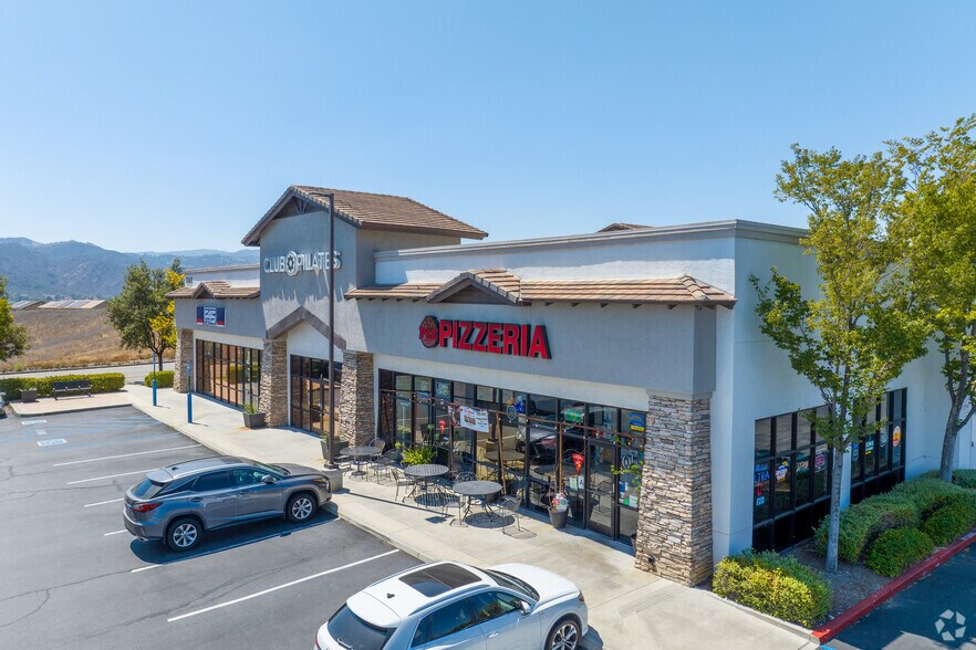 More Photos Of 36010 Hidden Springs Rd, Wildomar Unknown For Lease