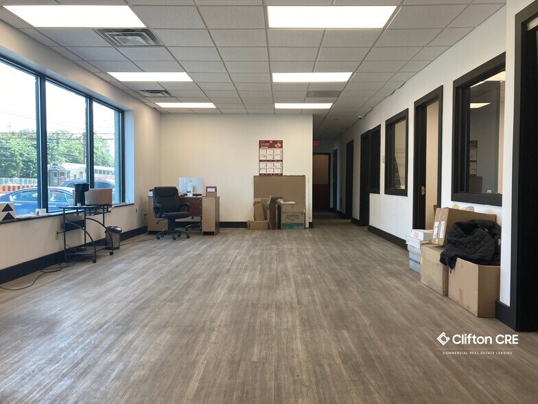 More Photos Of 126 E Dickerson St, Dover Warehouse For Lease