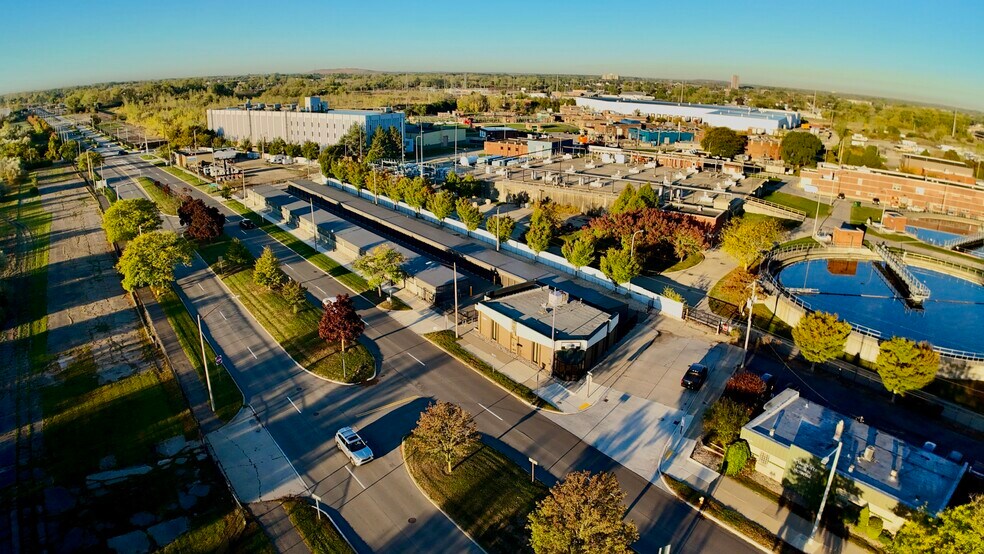 More Photos Of 4500 Biddle Ave, Wyandotte Self Storage For Sale