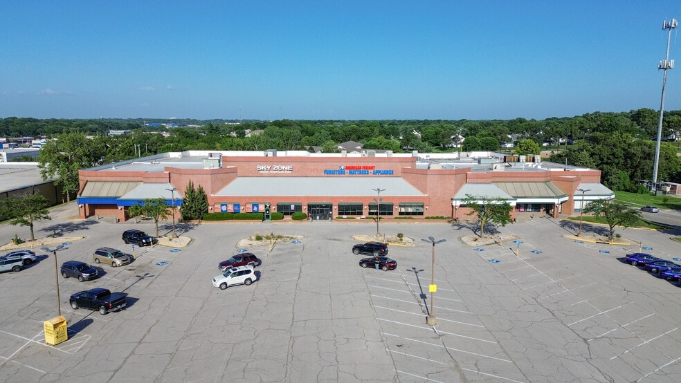 More Photos Of 6495 Quivira Rd, Shawnee General Retail For Lease