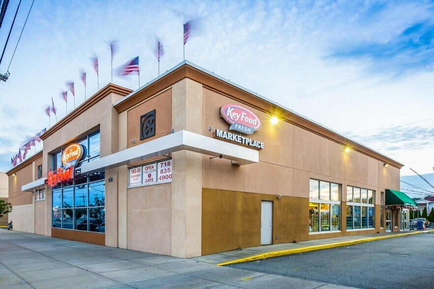 More Photos Of 163-30 Cross Bay Blvd, Howard Beach Supermarket For Sale