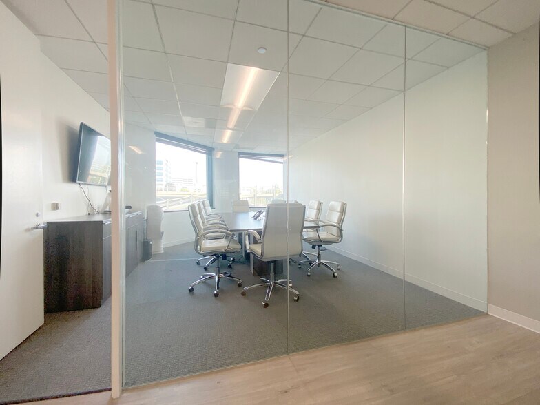 More Photos Of 11400 W Olympic Blvd, Los Angeles Office For Lease