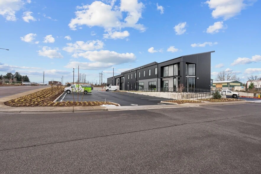 More Photos Of 15205 SW Arrow St, Sherwood Industrial For Sale