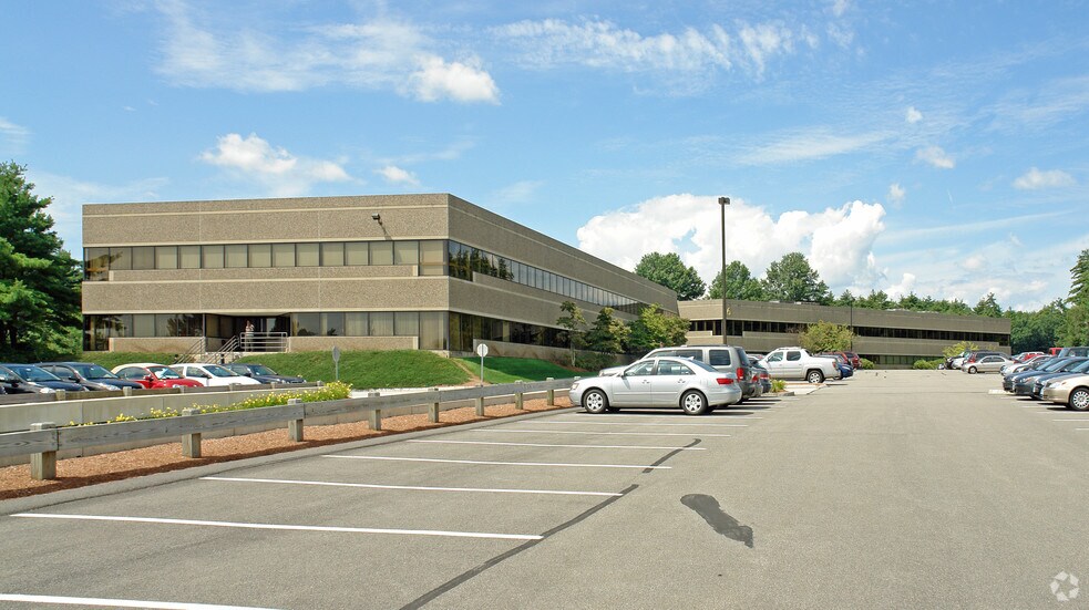 More Photos Of 1 Bedford Farms Dr, Bedford Unknown For Lease