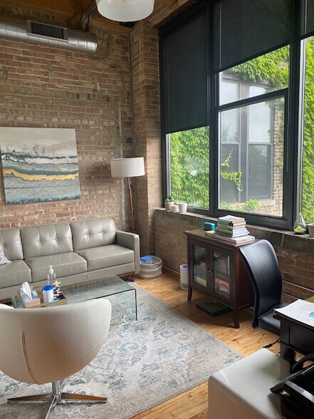 More Photos Of 1901 N Clybourn Ave, Chicago Loft Creative Space For Lease