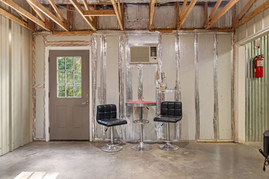 More Photos Of 354 County Road 172, Florence Flex For Sale