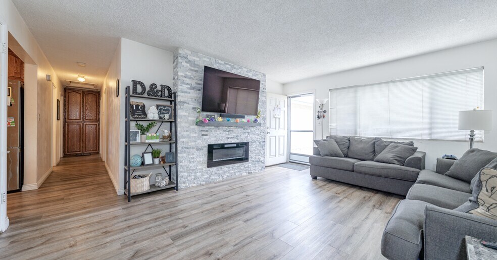 More Photos Of 10921 Walnut St, Los Alamitos Apartments For Sale