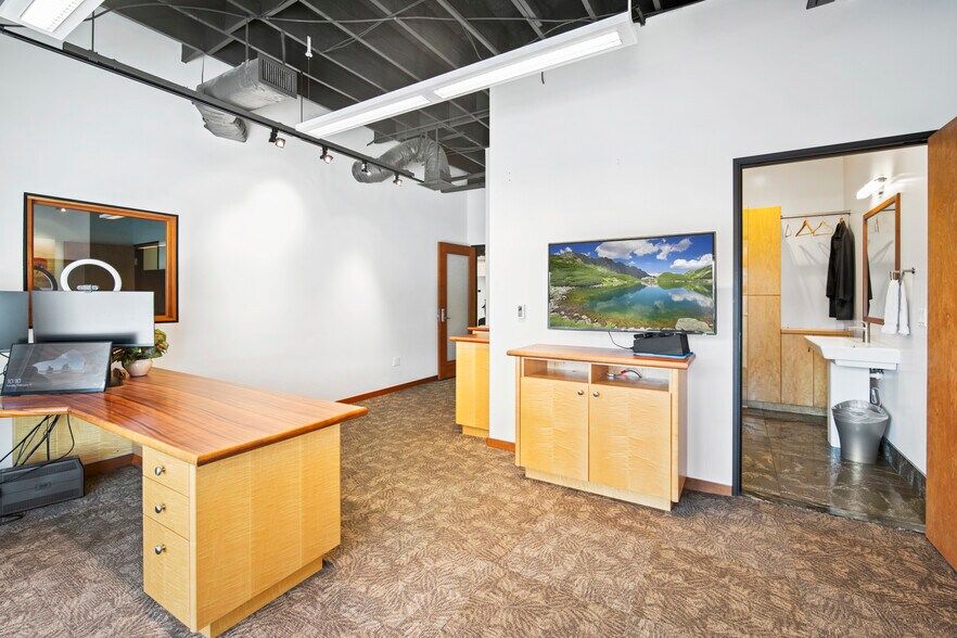 More Photos Of 3113 Olu St, Honolulu Office For Sale