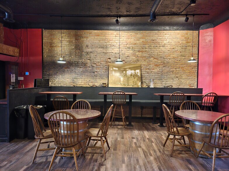 More Photos Of 1011 Front St, Evanston Restaurant For Lease