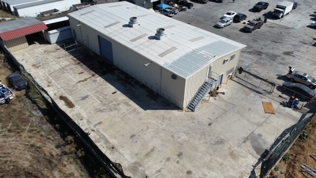 More Photos Of 10565 Limonite Ave, Jurupa Valley Warehouse For Lease
