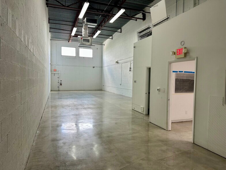 More Photos Of 3601 SW 30th Ave, Fort Lauderdale Warehouse For Lease