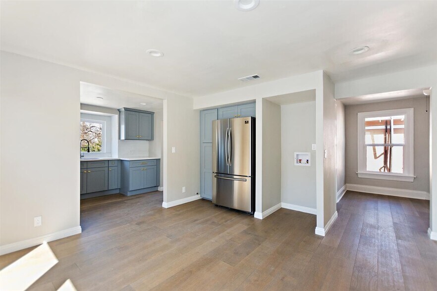 More Photos Of 1703 S Burlington Ave, Los Angeles Apartments For Sale