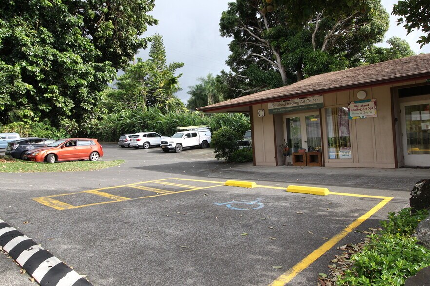 More Photos Of 81-6587 Mamalahoa Hwy, Kealakekua Storefront Retail Office For Sale