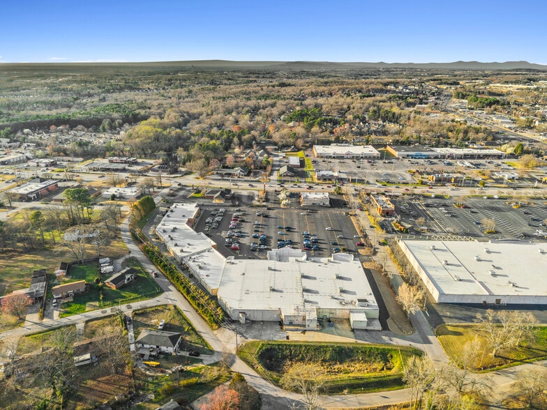 More Photos Of 201-273 W Butler Rd, Mauldin General Retail For Lease