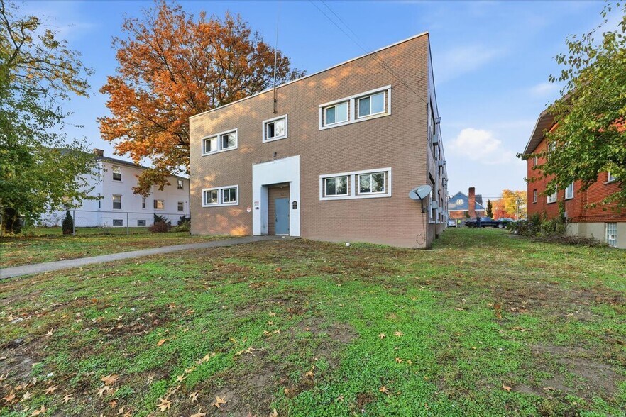 More Photos Of 1636 Summit Rd, Cincinnati Apartments For Sale
