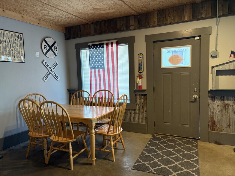 More Photos Of 3071 Jacob rd, Jacob Bar For Sale