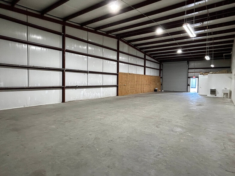 More Photos Of 3384 NE 34th ave, Wildwood Unknown For Lease