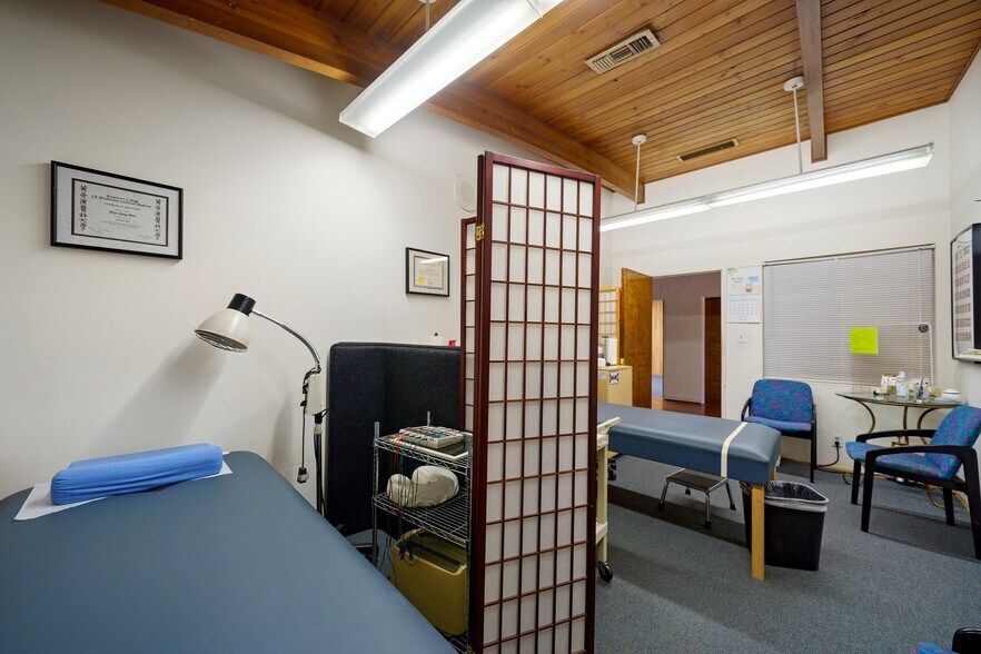 More Photos Of 608 S Harbor Blvd, Anaheim Office For Sale