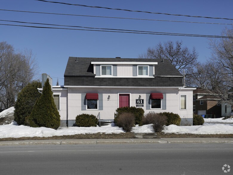 More Photos Of 61 Boul Grand, L'Île-Perrot Office For Lease