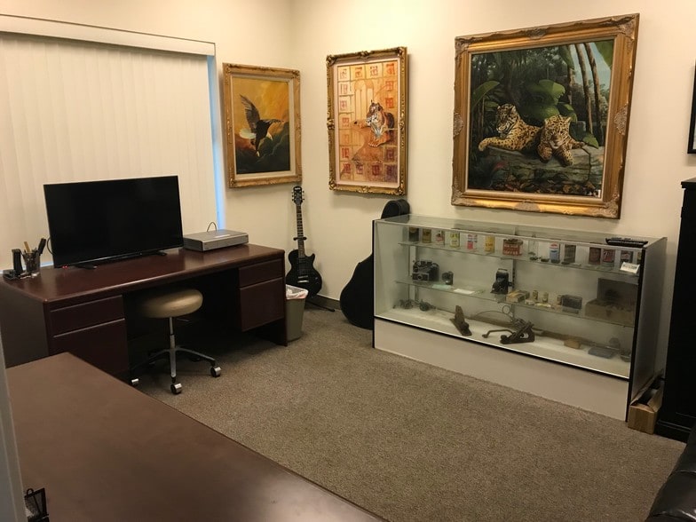 More Photos Of 2000 Cabot Pl, Oxnard Warehouse For Sale