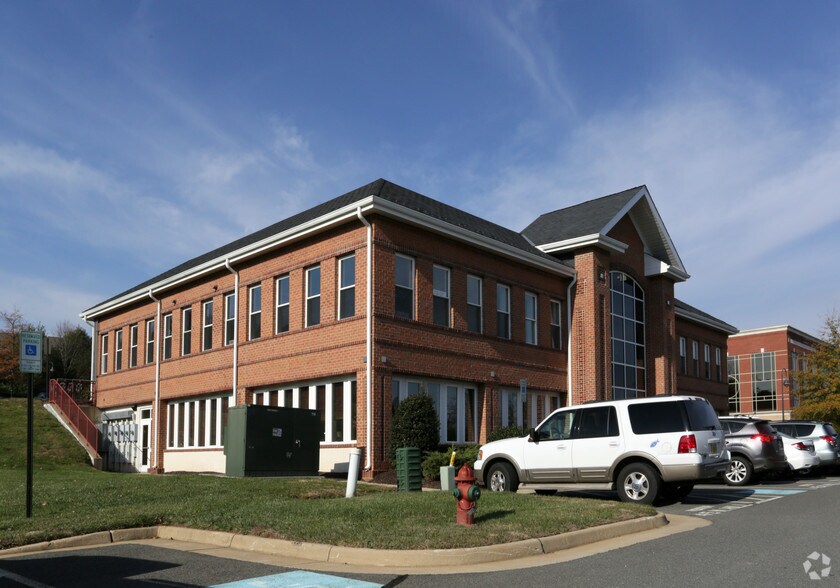 Primary Photo Of 45 North Hill Dr, Warrenton Office For Sale
