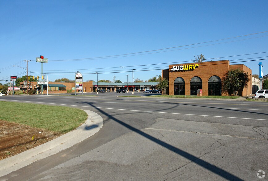 More Photos Of 718 Thompson Ln, Nashville Freestanding For Lease