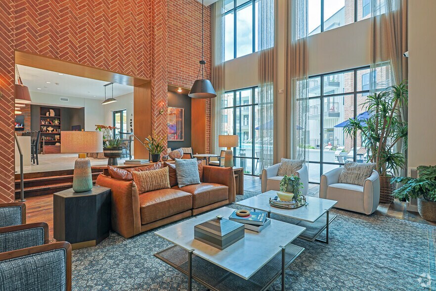 More Photos Of 760 Airport Blvd, Austin Apartments For Lease