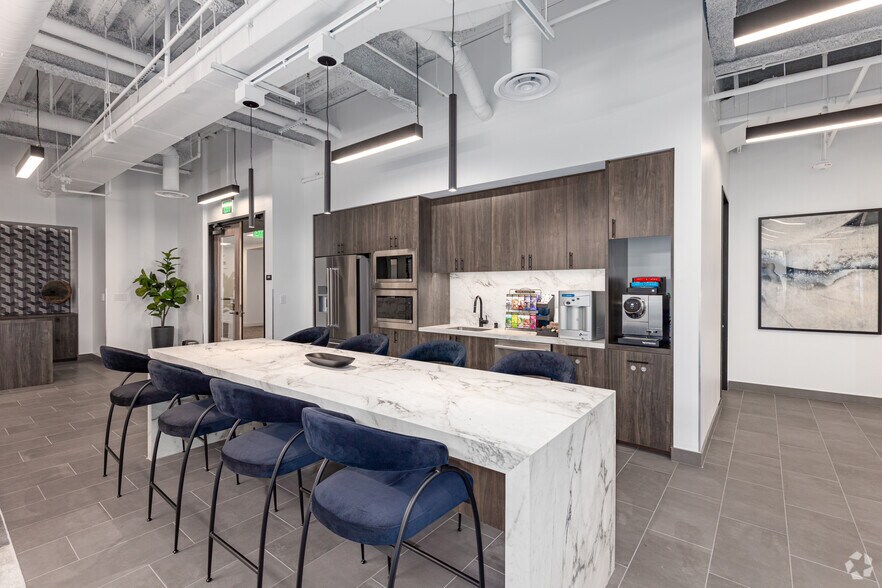 More Photos Of 12544 High Bluff Dr, San Diego Coworking Space