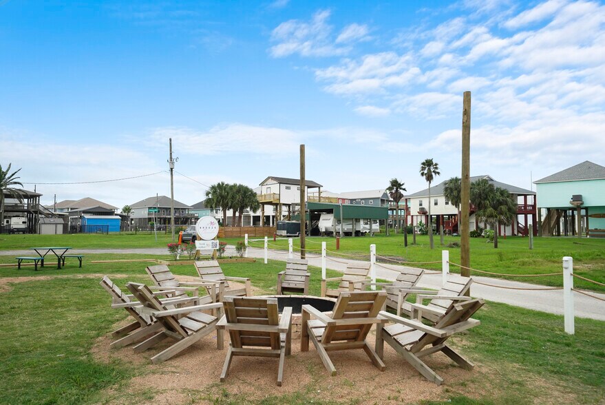 More Photos Of 1845 Oleander, Crystal Beach Trailer Camper Park For Sale