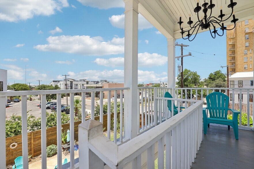 More Photos Of 421 Howard St, San Antonio Hospitality For Sale