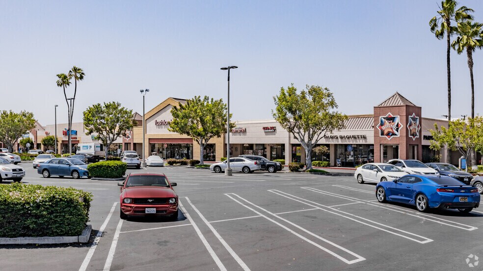 More Photos Of 9561-9971 Chapman Ave, Garden Grove Unknown For Lease