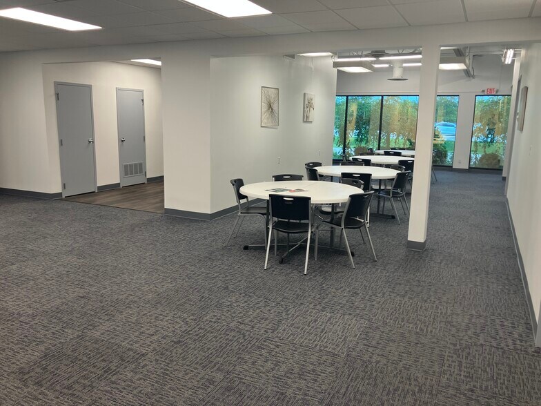 More Photos Of 9009 Springboro Pike, Miamisburg Office For Sale