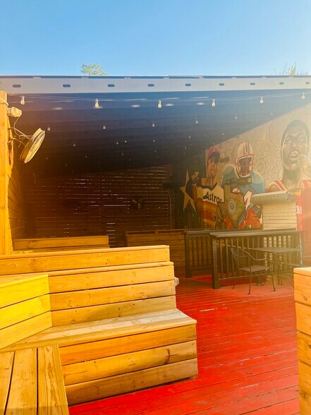 More Photos Of 1901 Taft St, Houston Restaurant For Lease
