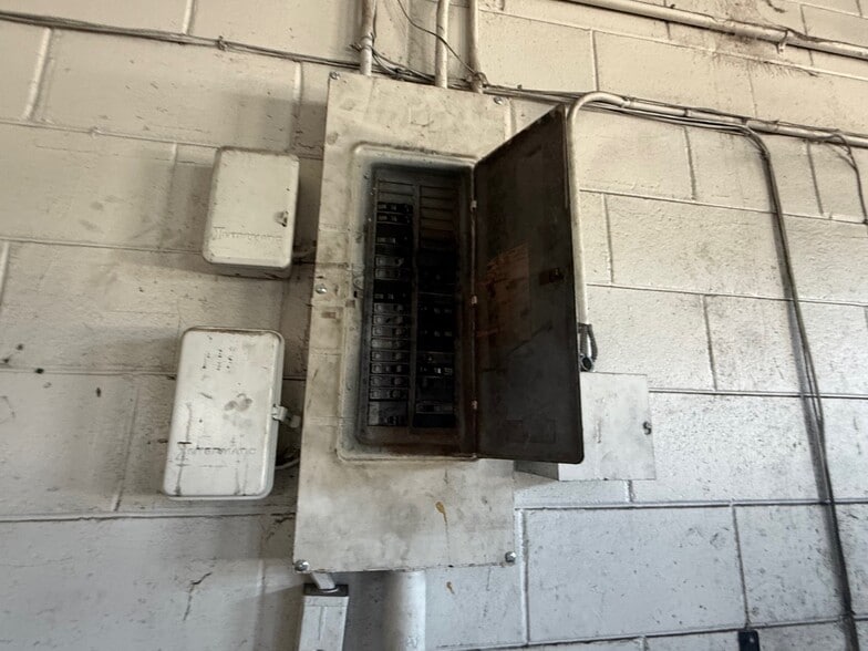 More Photos Of 3960 Silver Star Rd, Orlando Auto Dealership For Sale